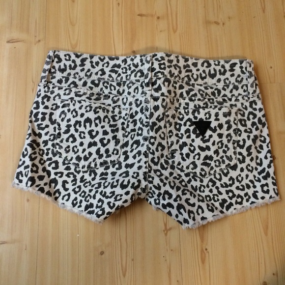 Guess Leopard Shorts - Picture 4 of 7